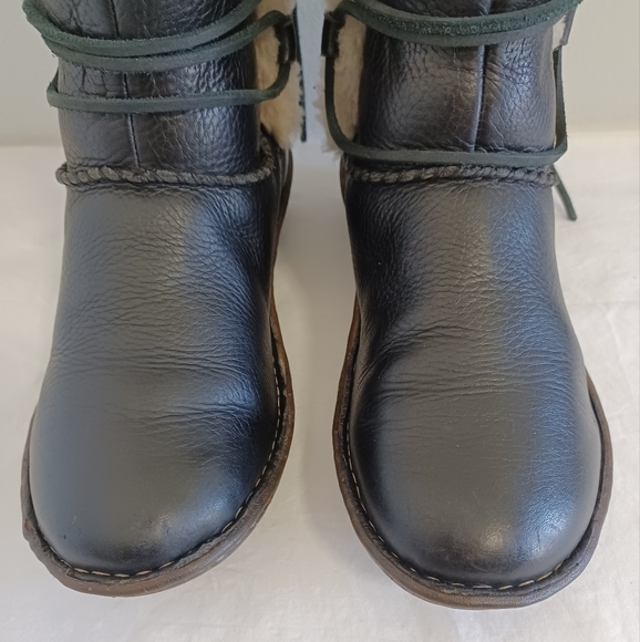 Ugg Rianne winter boots women's black leather sheepskin lined ankle size 7 - Picture 7 of 13